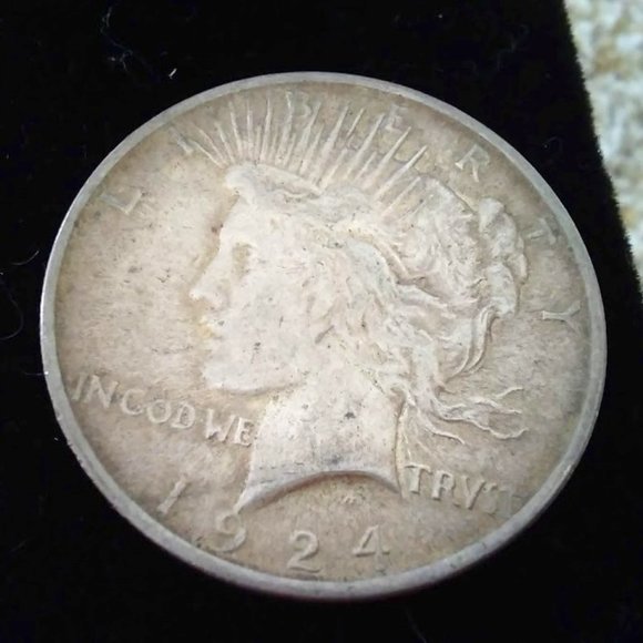 1924 Peace Silver Dollar - Picture 1 of 3